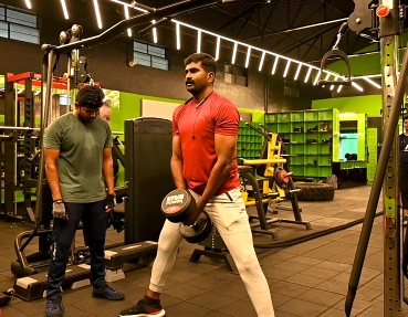Fitness Zone Fit exterior showcases a modern and inviting gym facility with state-of-the-art equipment.